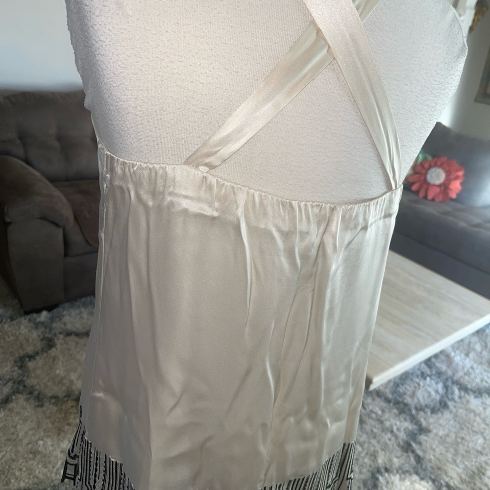 White House Black Market 100% Silk Cream Black Embroidered Bottom Tank Top Sz 8 - Picture 10 of 13